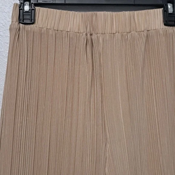 Gianni Bini Joni Plisse Elastic Waistband Coordinating Pants - Picture 10 of 14